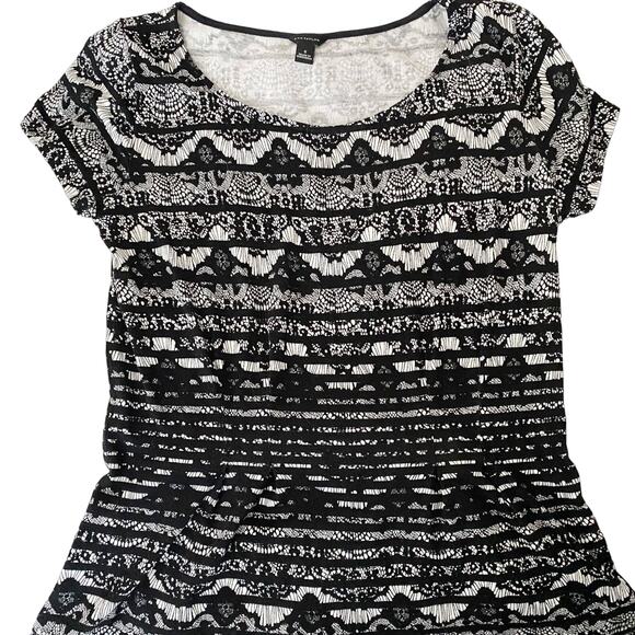 Ann Taylor Stretch Blouse Delicate Lace Print Peplum top - Fluted Bottom SZ S - Picture 2 of 10